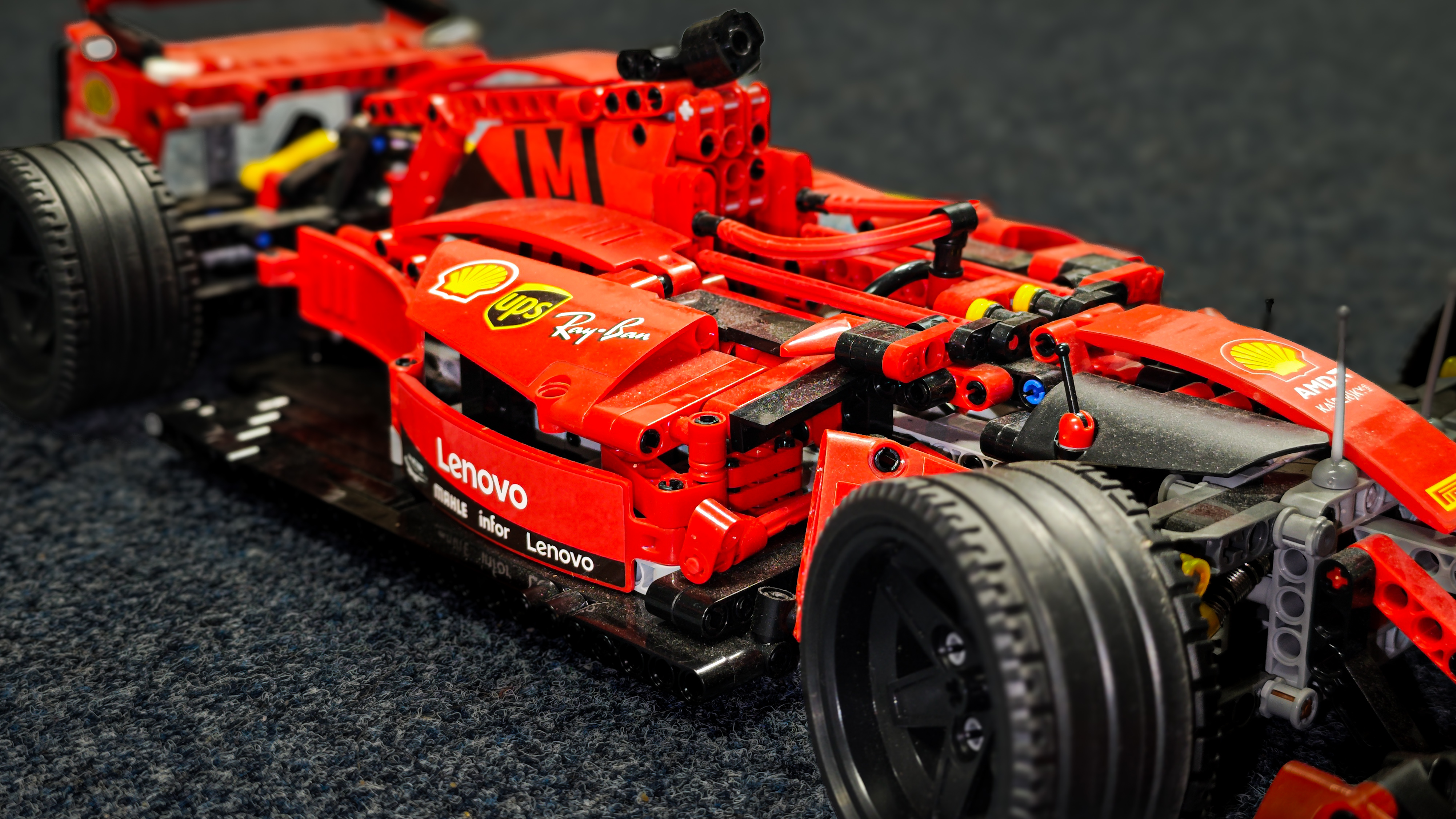 JMBricklayer Red F1 61123 – Preview